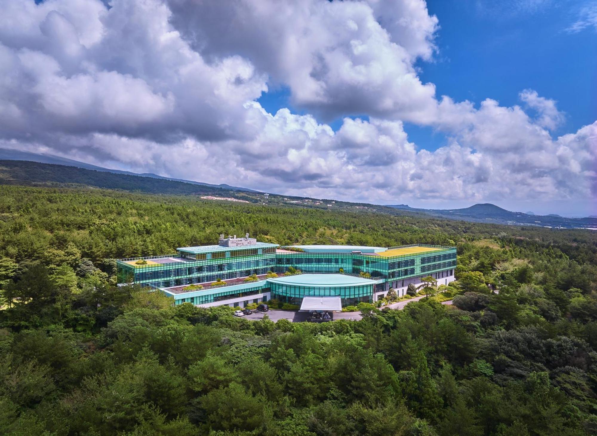 We Hotel Jeju Seogwipo Zewnętrze zdjęcie